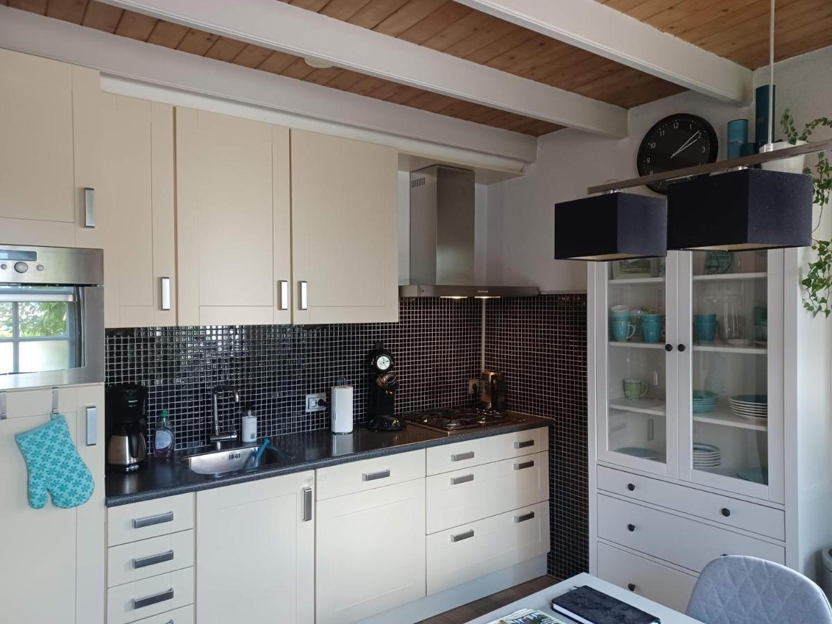 Karakteristiek Huis In Centrum Winsum Met Nieuwe Badkamer Exterior photo
